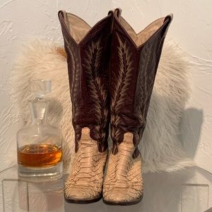 Women’s snake skin boots. 16 inches